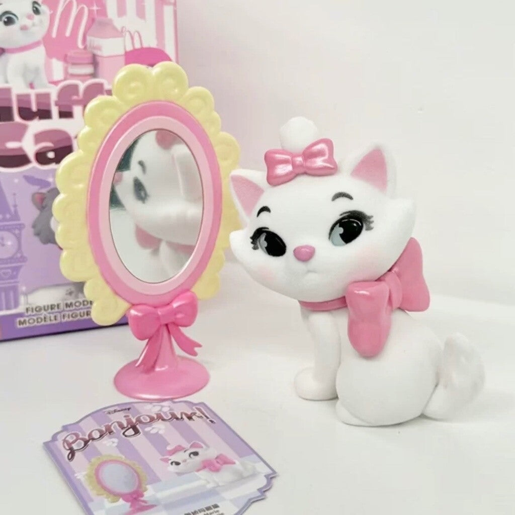 Fluffy cat figure - open boxes