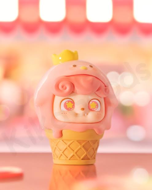 Q kid street snack figure - open box