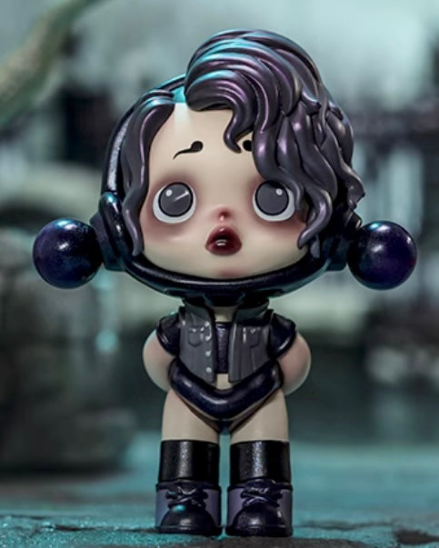 Skullpanda Addams family figure - open boxes