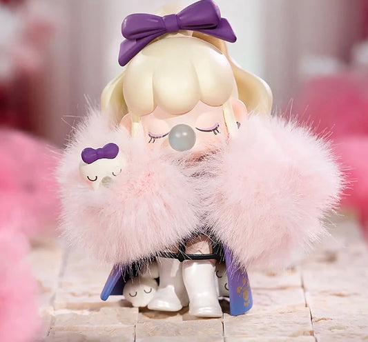 Nancy museum of fantasy figure - open box