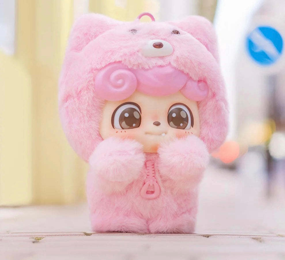 Q kid be your Q baby figure - open boxes