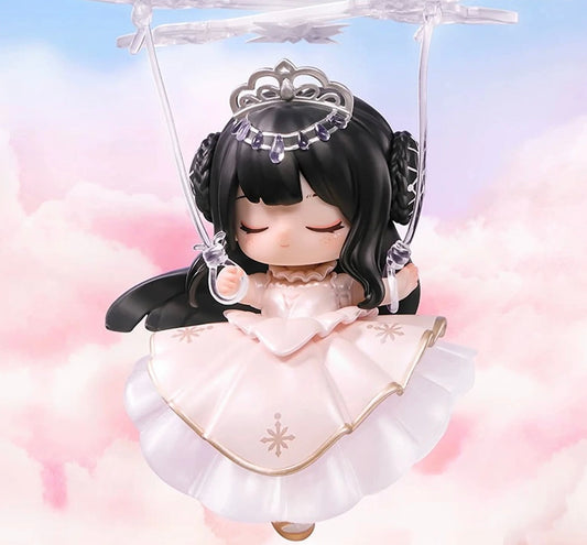 Dear Nikki intro dreamweaver figures - open box