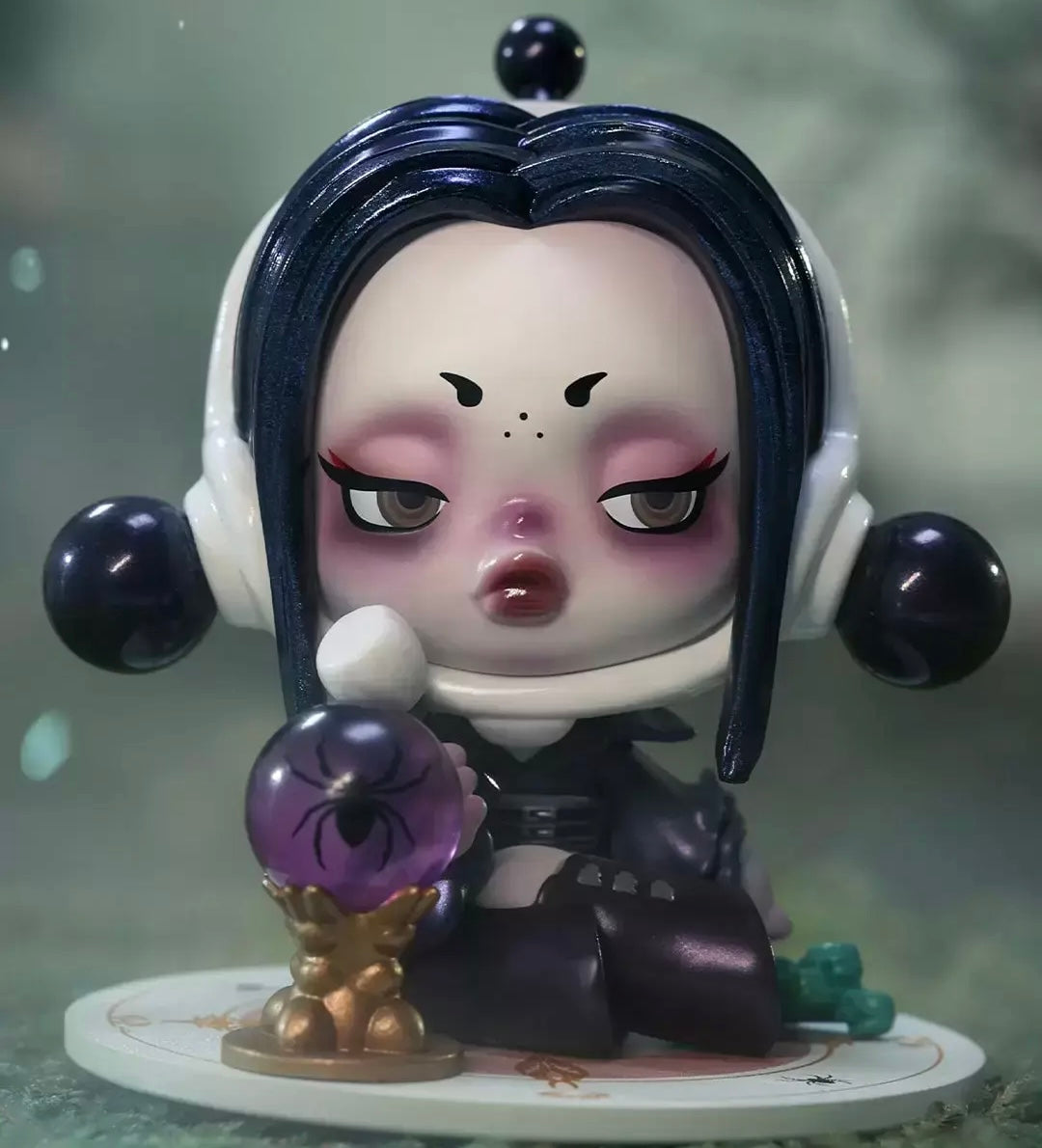 Skullpanda Addams family figure - open boxes