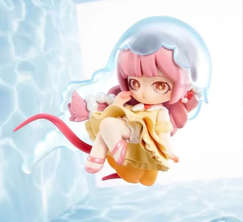 Dear Nikki intro dreamweaver figures - open box