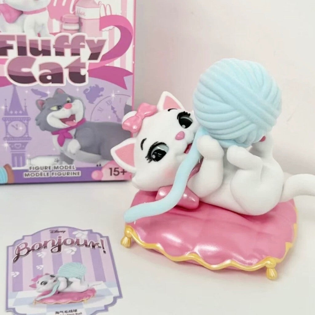 Fluffy cat figure - open boxes