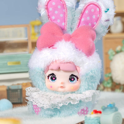 Nommi baby figure - open boxes