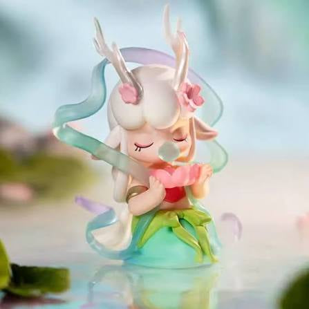 Nancy oriental figure - open box