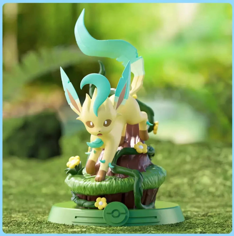 Pokemon Eevee adventure figure  - open box
