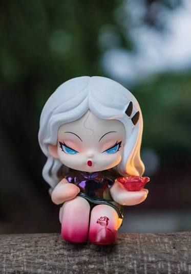 Dodo nami garden of Eden figure  - open box