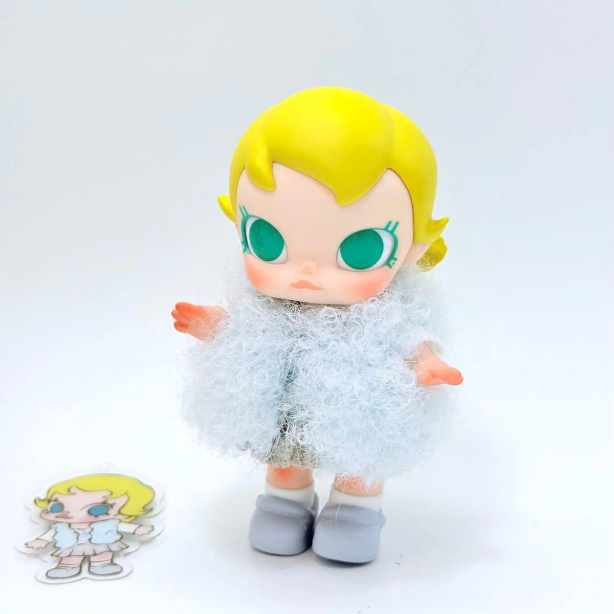 Molly winter fit check vinyl plush series - open box