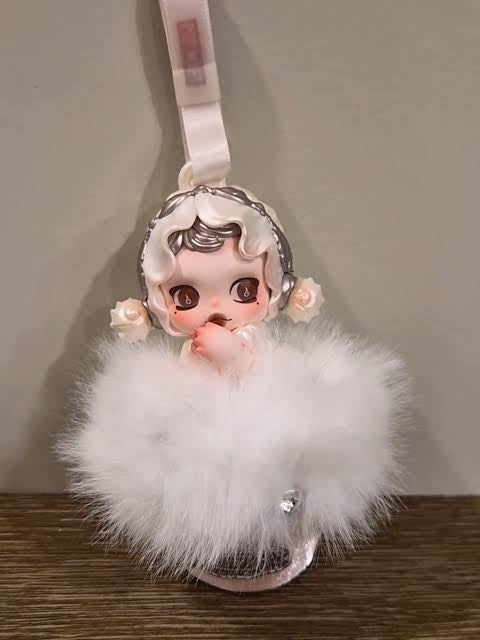 Skullpanda the feast behind scented pendant figure - open boxes